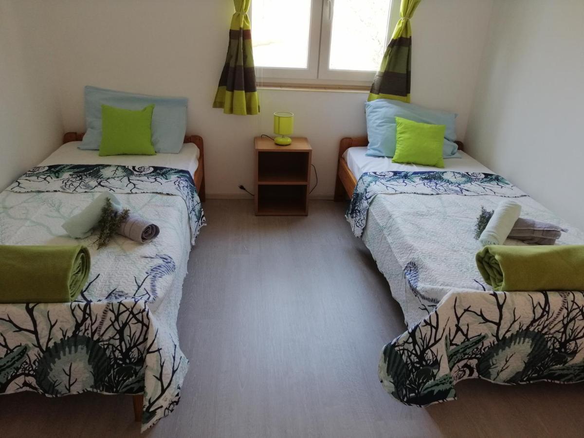 Mirjana Radovic Apartment Baska  Bagian luar foto