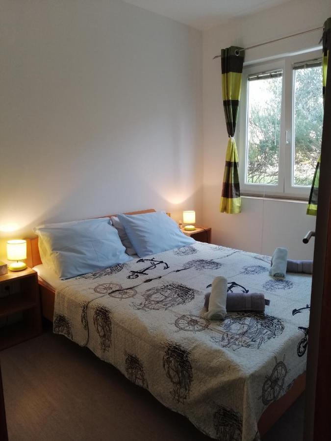 Mirjana Radovic Apartment Baska  Bagian luar foto